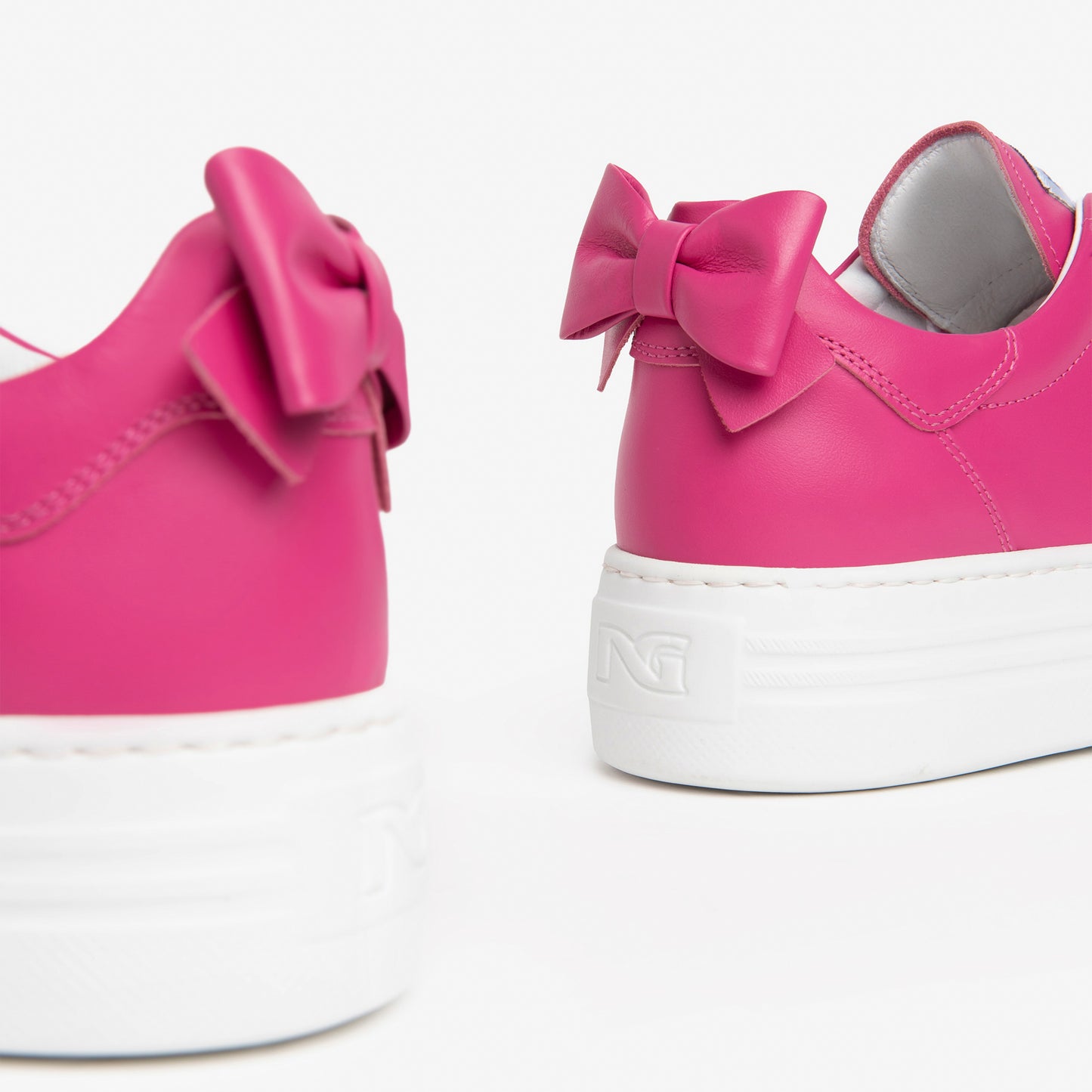 NeroGiardini E406520D Capraia Bow