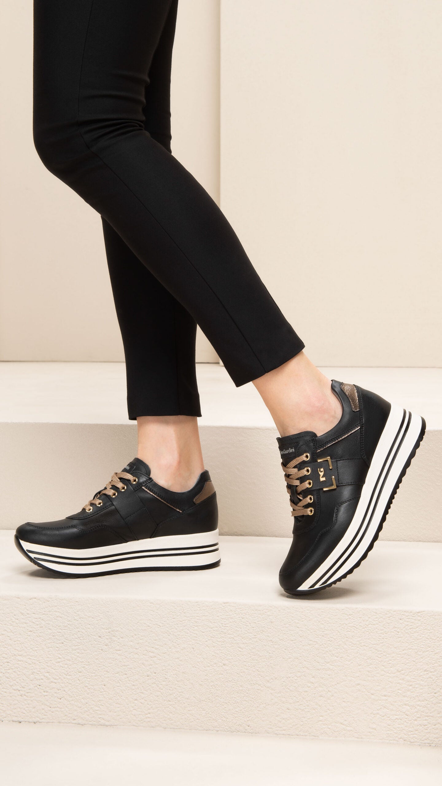 NeroGiardini Leather Platform Trainers I308380D