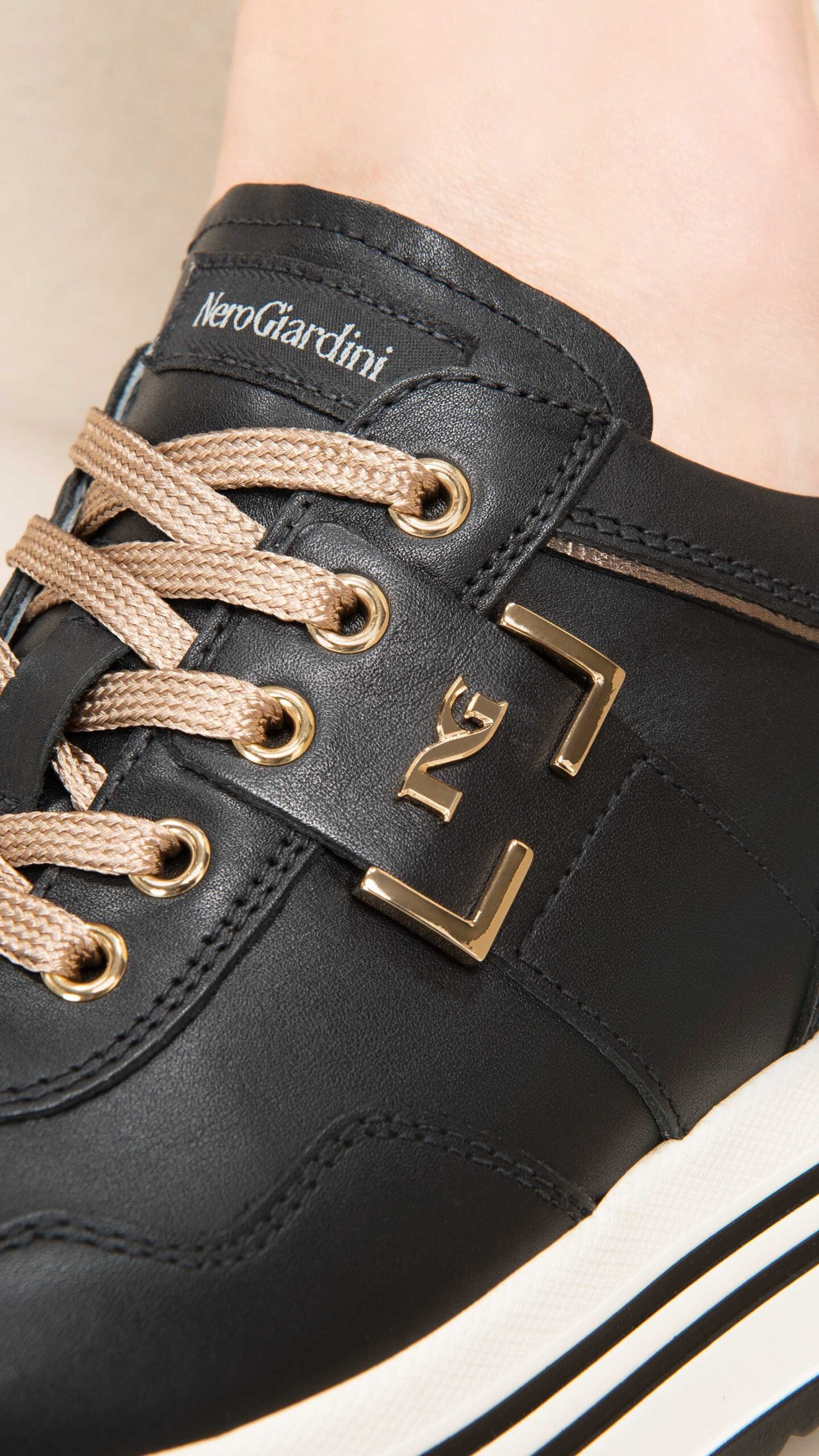 NeroGiardini Leather Platform Trainers I308380D