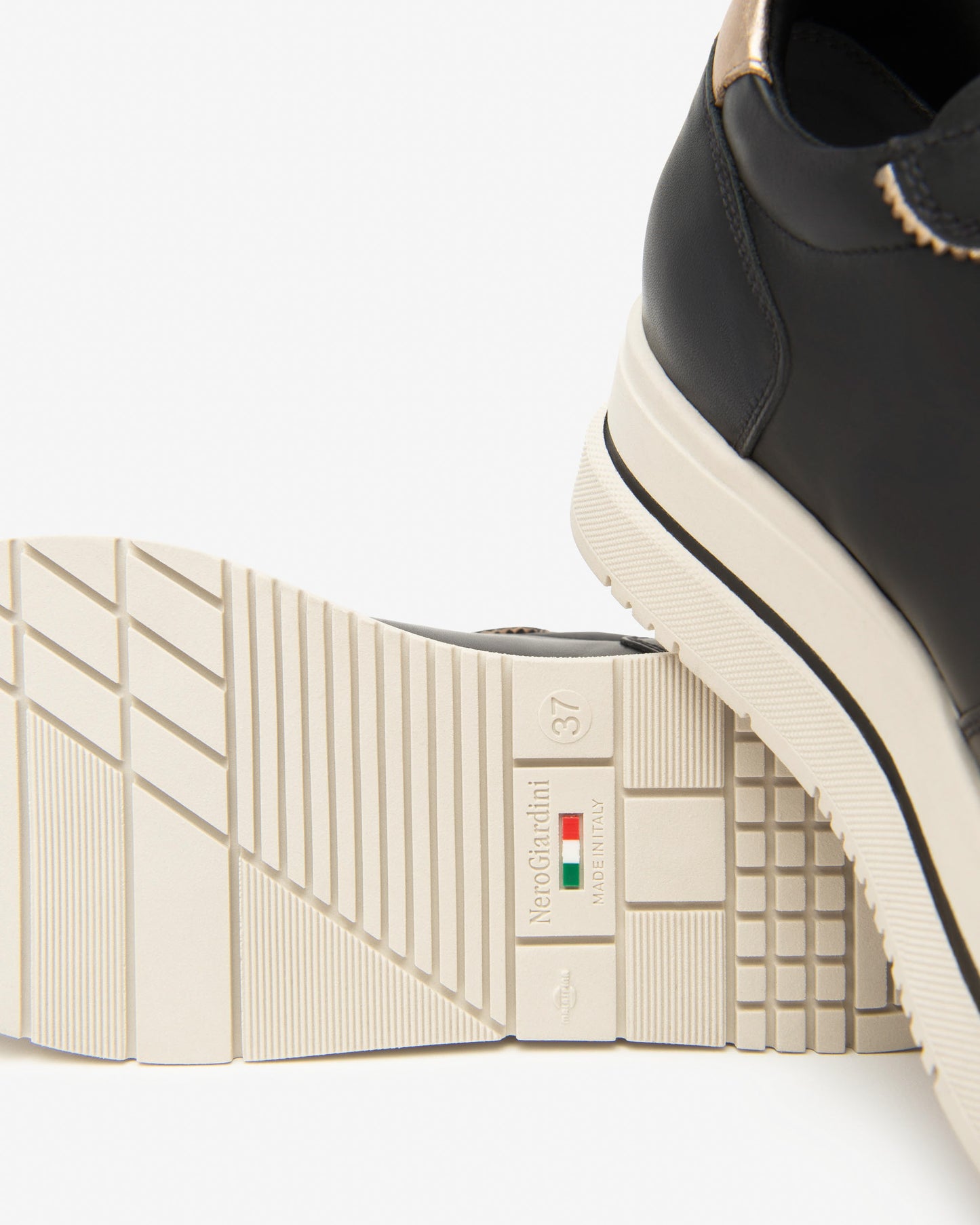 NeroGiardini Leather Platform Trainers I514102D