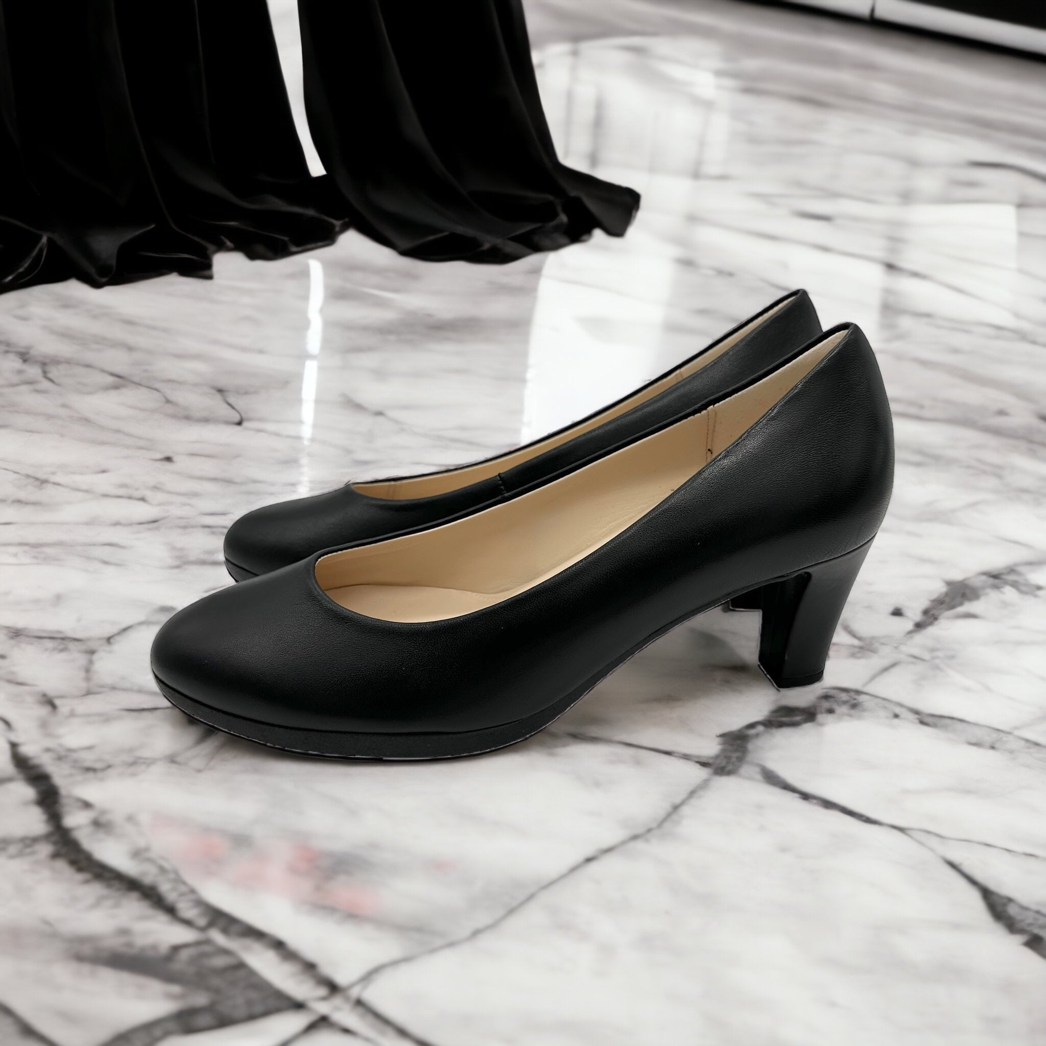 Gabor black leather store court shoes