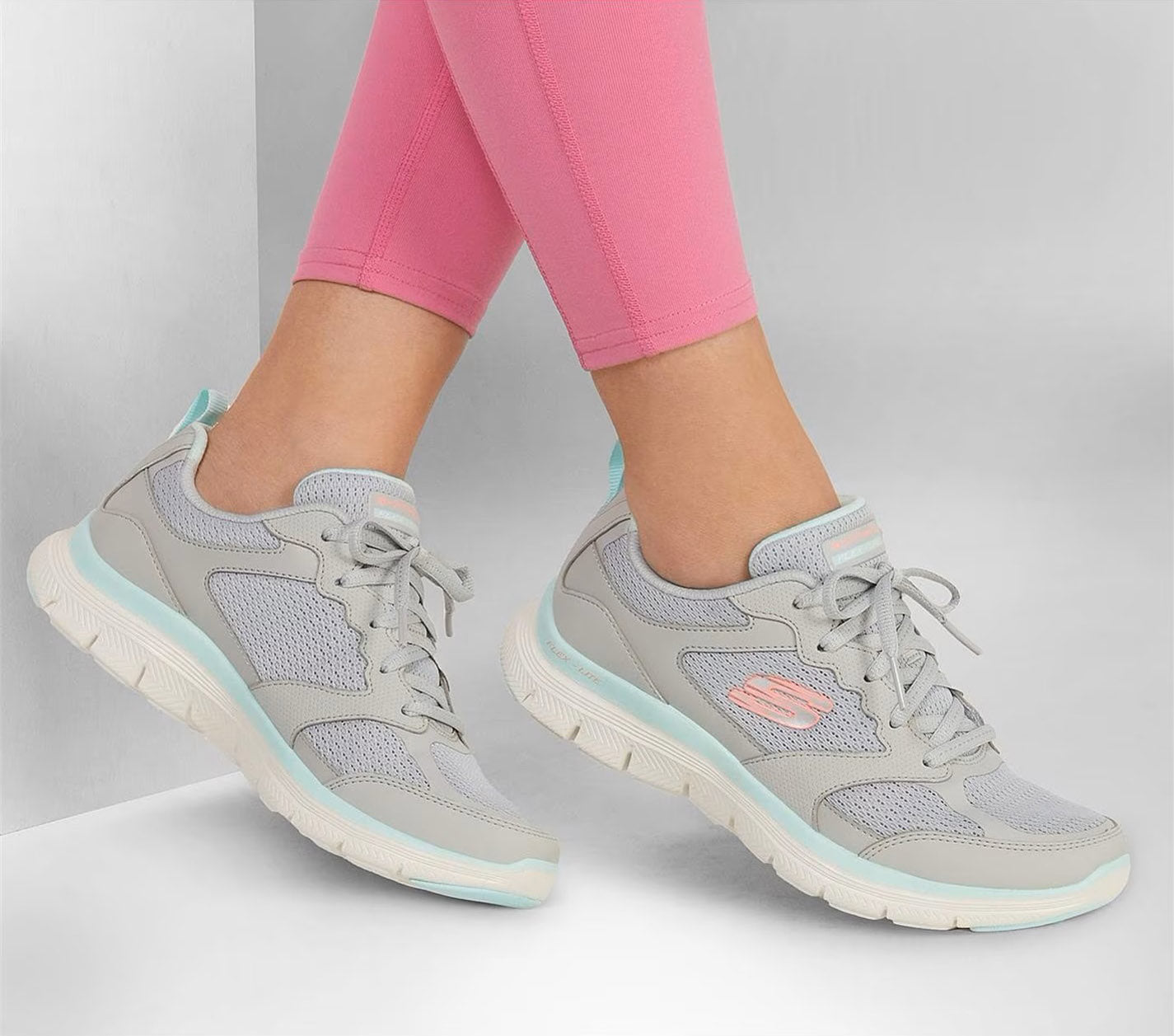 statsminister Forfølgelse plantageejer Skechers 149305 Flex appeal 4.0 Active Flow light grey with pale blue  trainers – Arnouts Shoes